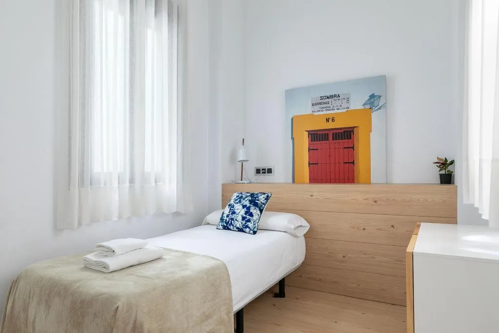 APARTMENT THREE BEDROOMS Room, Holiday Rentals Tempa Museo, Seville