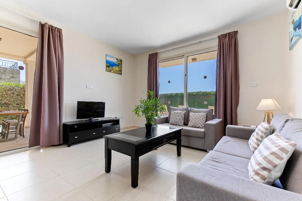 VILLA THREE BEDROOMS WITH PRIVATE POOL Room, Sea Point Villas, Cyprus