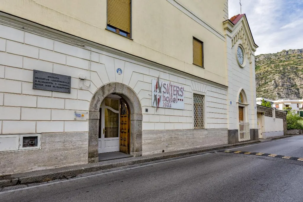 General view, Sisters' Hostel, Naples