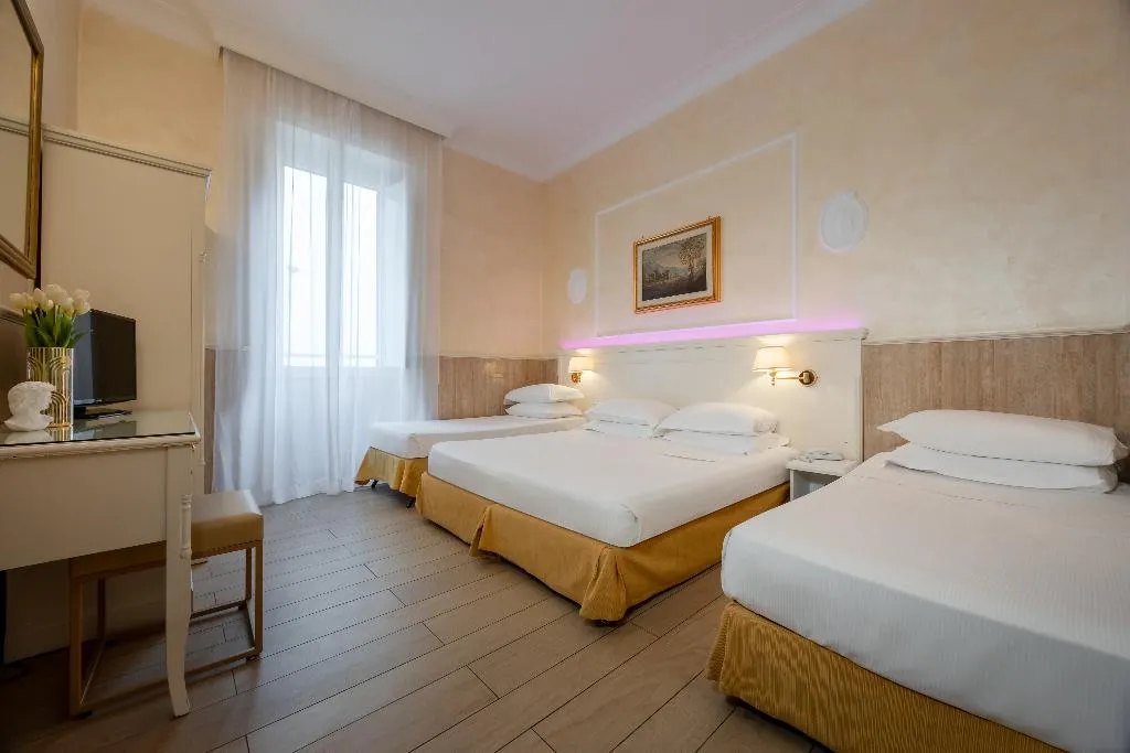 QUADRUPLE STANDARD Room, Palladium Palace, Rome