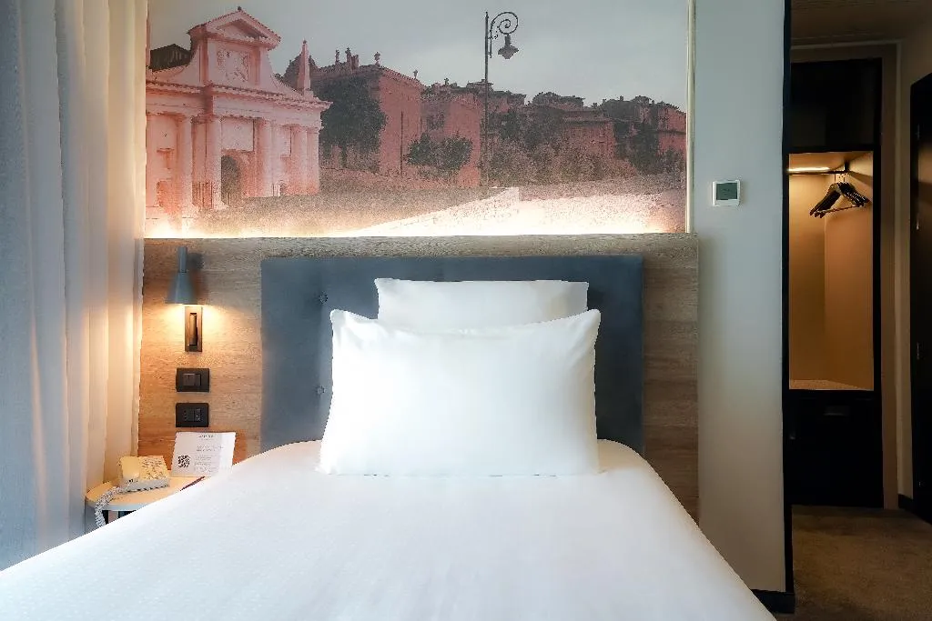 SINGLE STANDARD Room, Mercure Bergamo Centro Palazzo Dolci, Milan