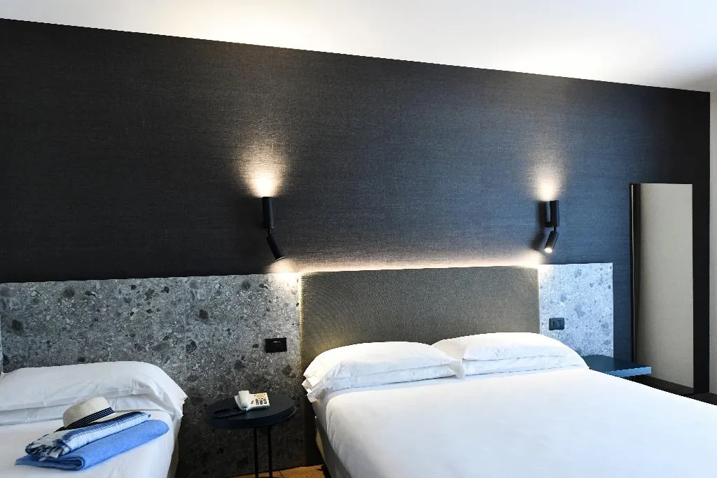 TRIPLE SUPERIOR WITH BALCONY Room, Eden Hotel, Venice
