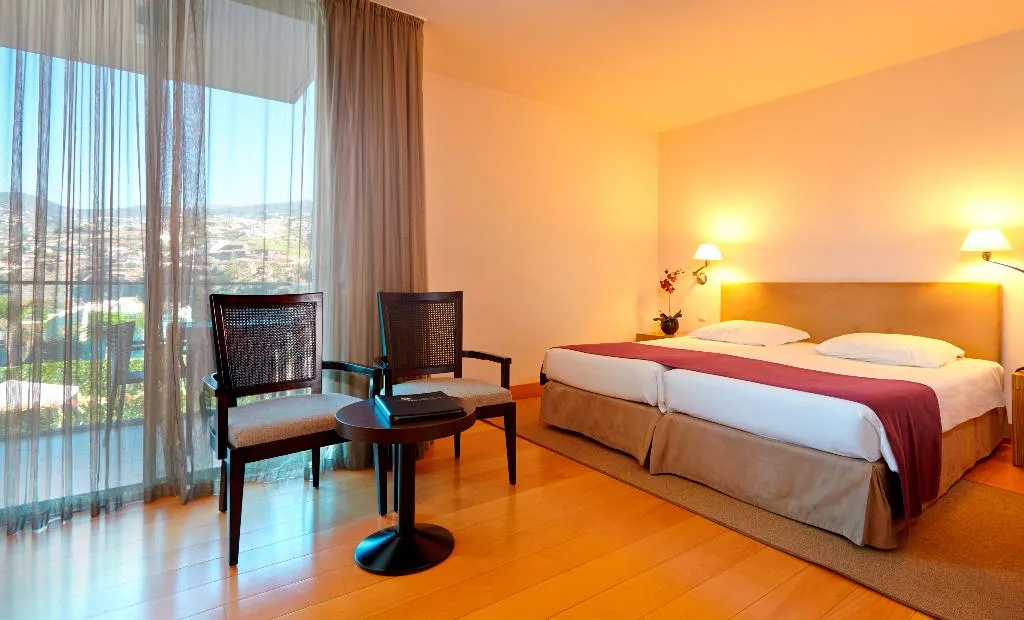 Double or Twin SIDE SEA VIEW Room, Golden Residence, Madeira