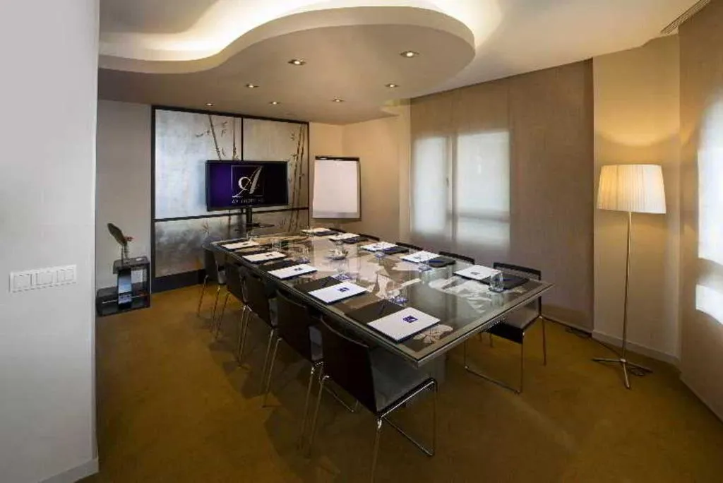 Conferences, Radisson RED Madrid, Madrid