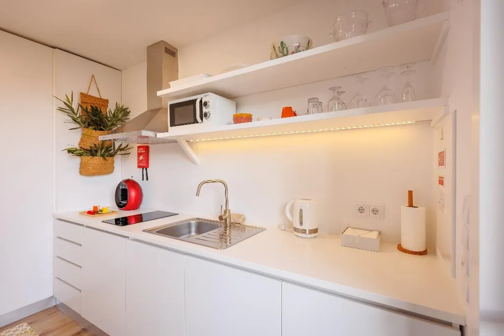 STUDIO DELUXE ONE BEDROOM Room, Laranjal Farm House, Algarve