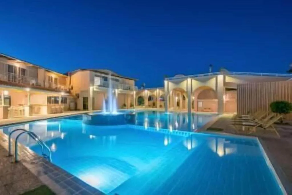 Sports and Entertainment, Papillon, Zante