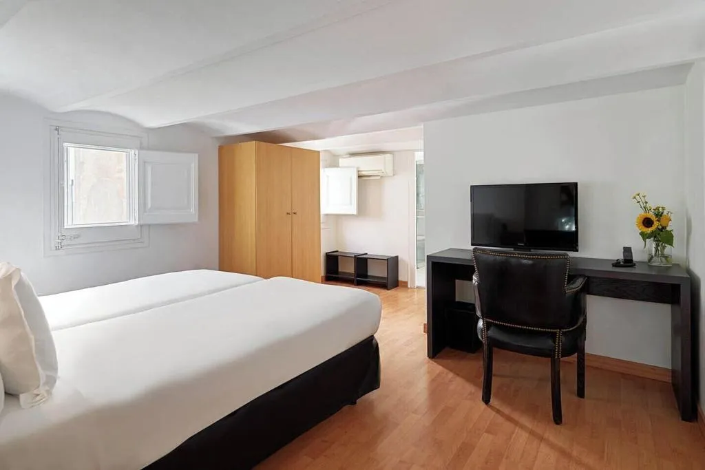 SUITE TWO BEDROOMS Room, H10 Catalunya Plaza-Boutique Hotel, Barcelona