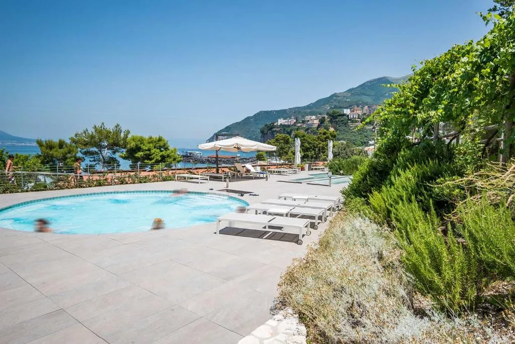 Sports and Entertainment, Hotel Le Axidie BW Signature Collection, Naples