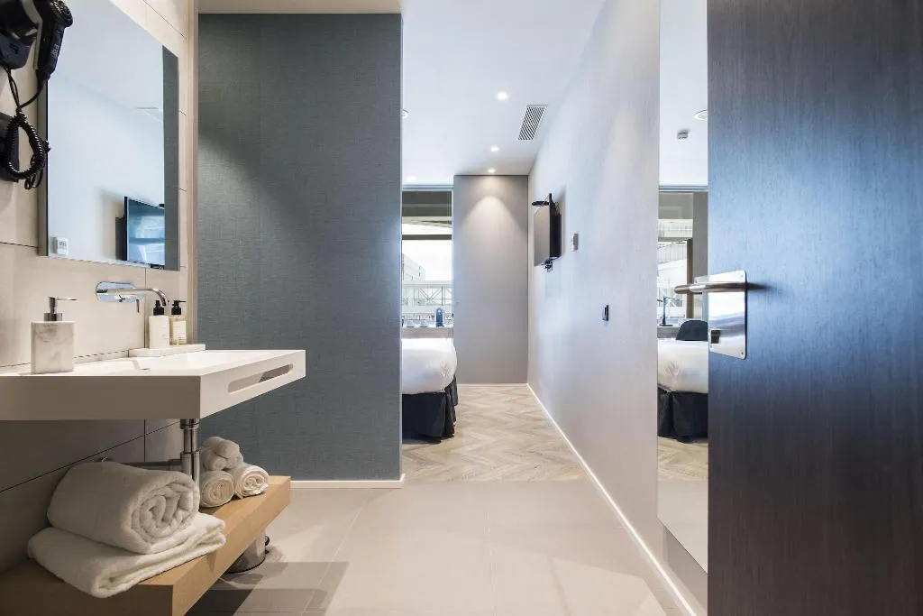 Room, Sleep & Fly, Barcelona