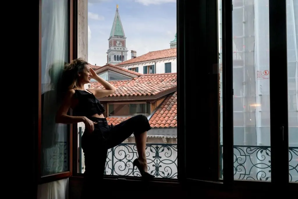 DOUBLE DELUXE CANAL VIEW Room, Canaletto, Venice