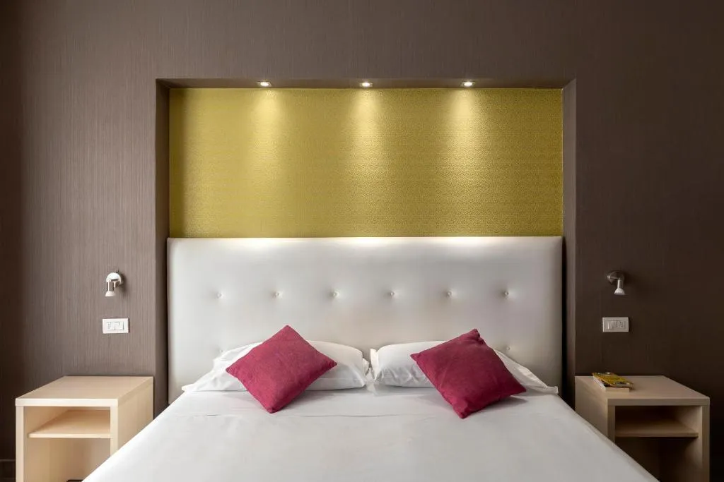 Double or Twin CITY VIEW Room, Napolit'amo Hotel Medina, Naples