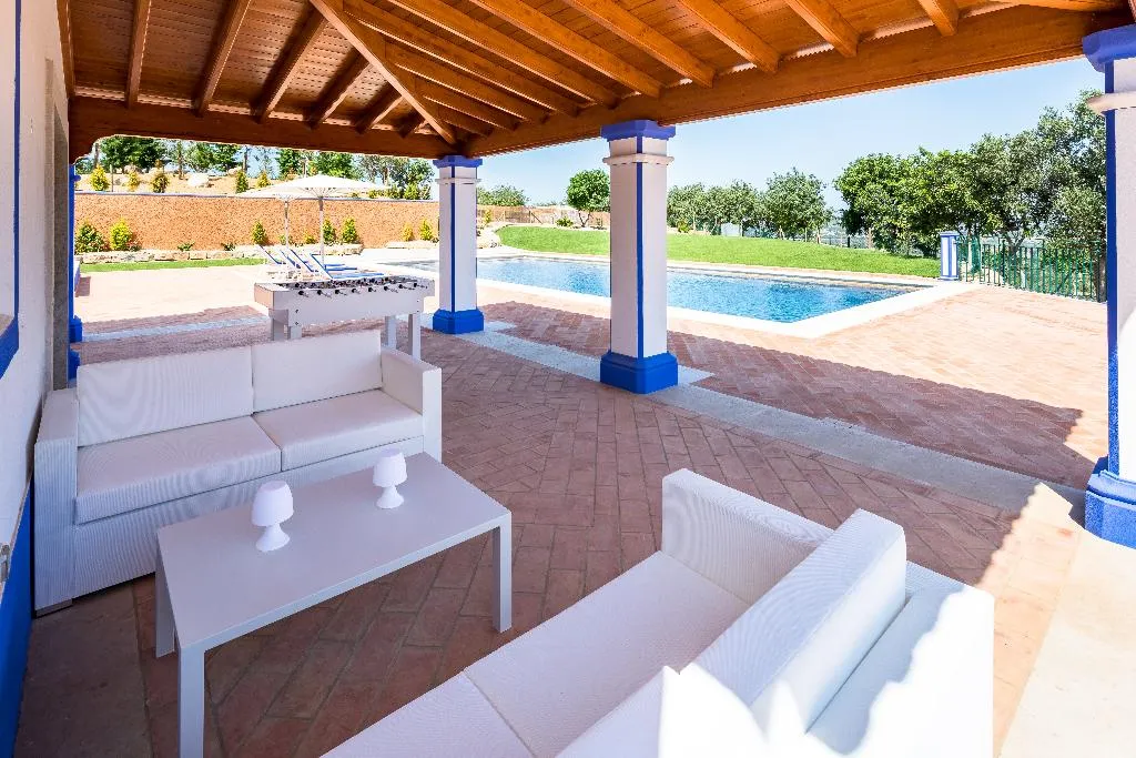 VILLA THREE BEDROOMS Room, Shantivillas, Algarve