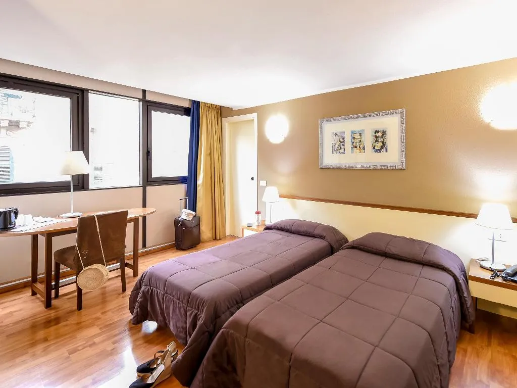 Double or Twin STANDARD Room, Cristal Hotel Palermo, Palermo