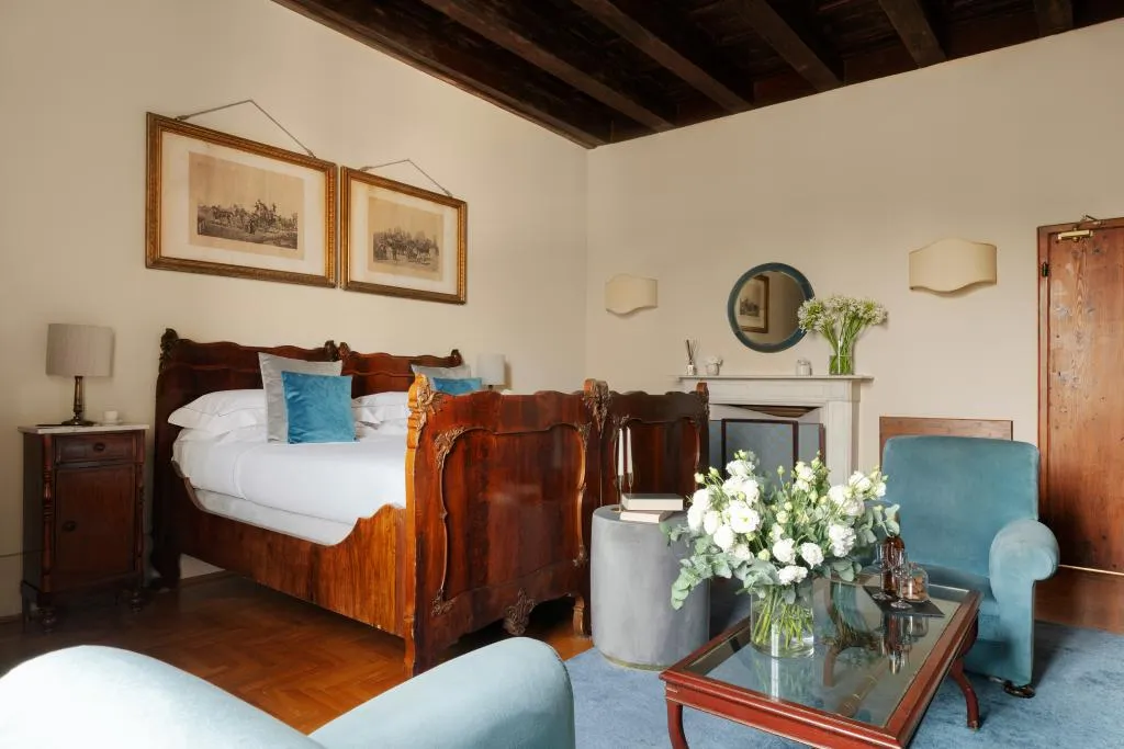 SUITE CLASSIC Room, Loggiato Dei Serviti, Florence