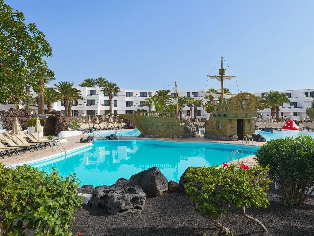 Pool, H10 Suites Lanzarote Gardens, Lanzarote