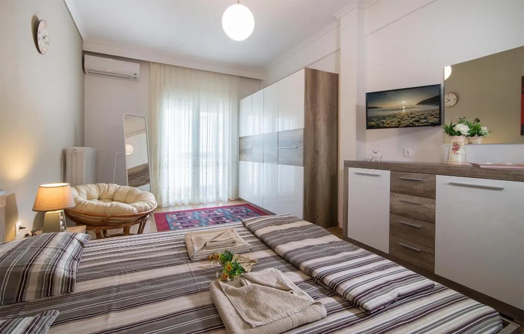 APARTMENT CAPACITY 6 Room, Michalis Apartments, Thessaloniki