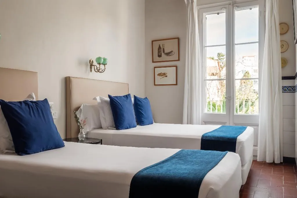 TRIPLE STANDARD Room, Medium Romantic, Costa Brava