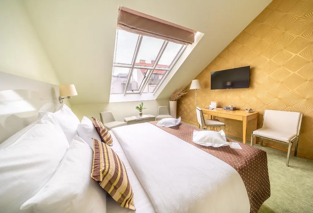 JUNIOR SUITE SUPERIOR Room, Grandium Hotel Prague, Prague
