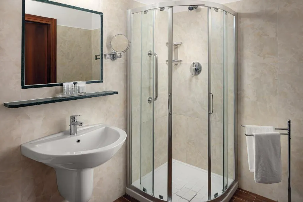 SUITE CAPACITY 4 Room, Galileo, Prague