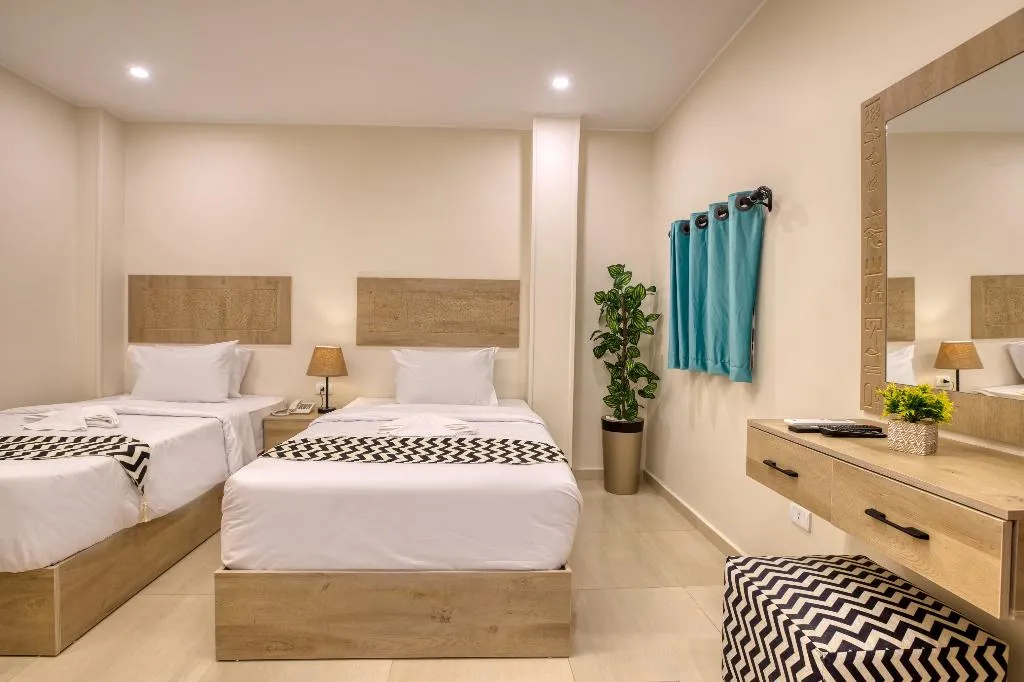 TWIN STANDARD Room, The Gate Hotel Front Pyramids & Sphinx View Hotel, Cairo