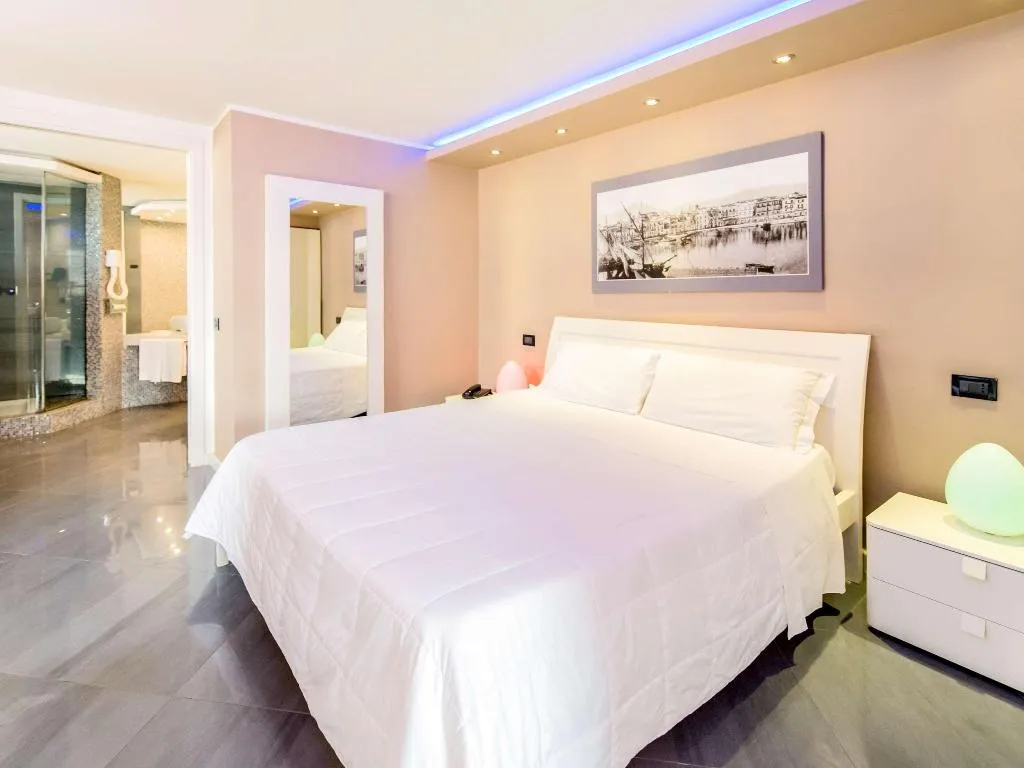 JUNIOR SUITE STANDARD Room, Cristal Hotel Palermo, Palermo