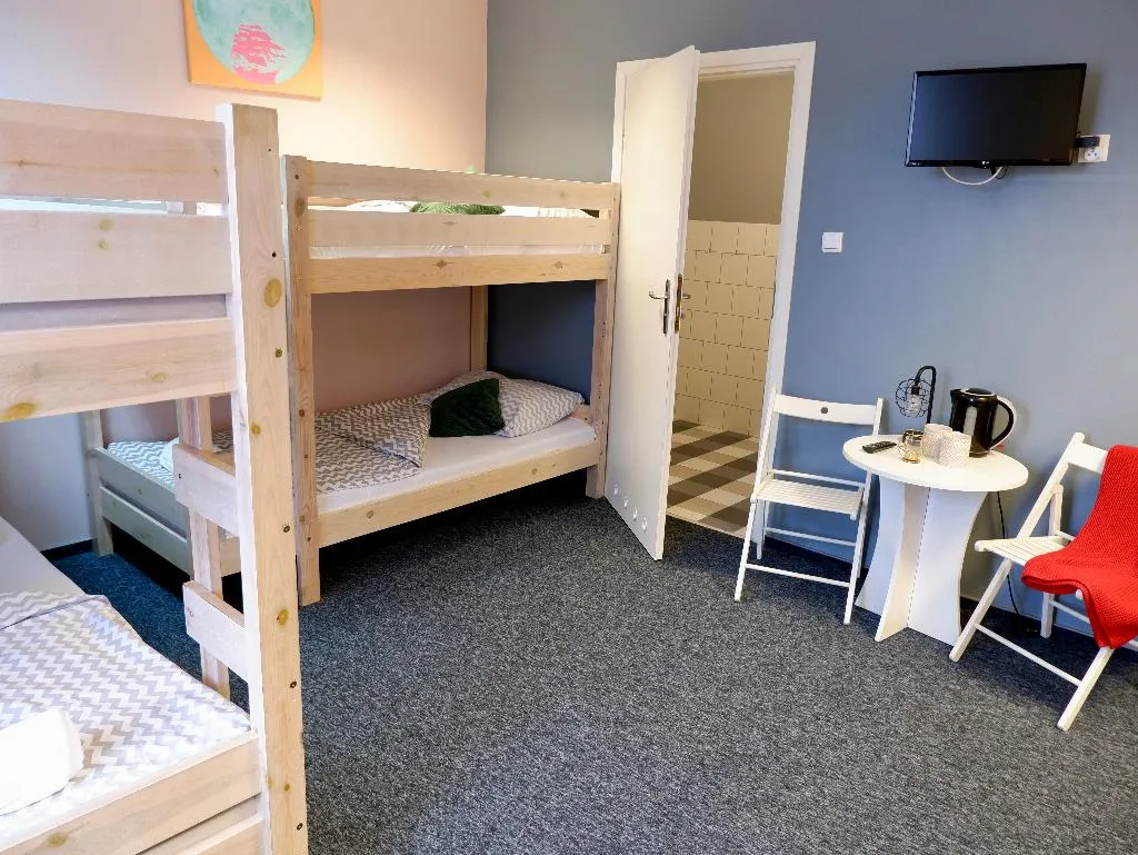 FAMILY ROOM CAPACITY 6 Room, Moon Hostel Gdansk, Gdansk