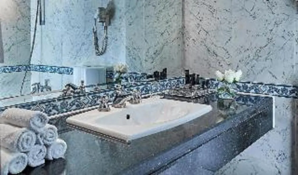 Room, Triumph Plaza Hotel, Cairo