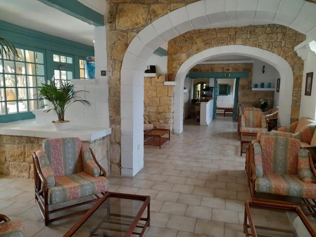 Bar, Cornucopia, Gozo