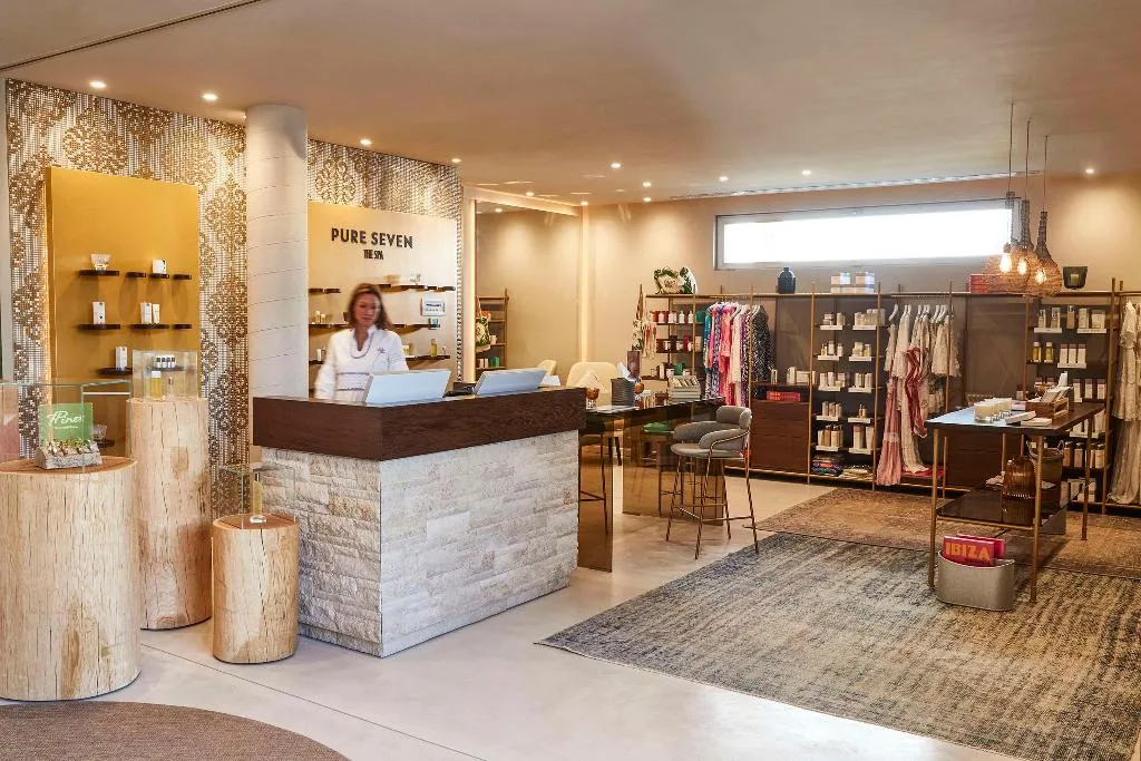 Sports and Entertainment, Club Calimera Delfin Playa, Ibiza