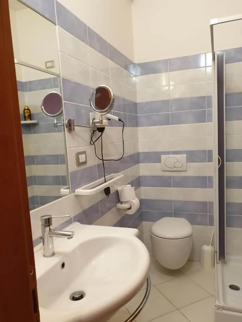 Room, Elisart, Alghero
