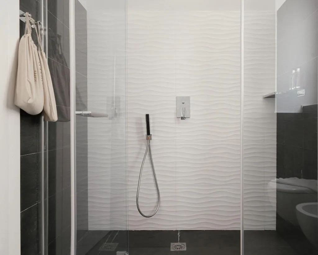 SUITE BUSINESS QUEEN BED Room, Montenapoleone Suites, Milan