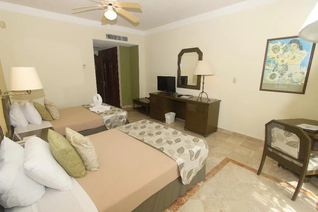 DOUBLE TWO BEDS Room, Los Itzaes, Playa Del Carmen