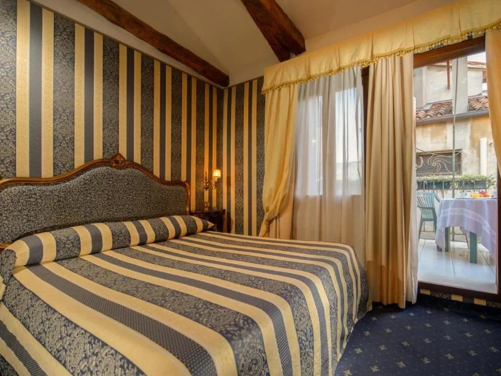 Room, Centauro, Venice