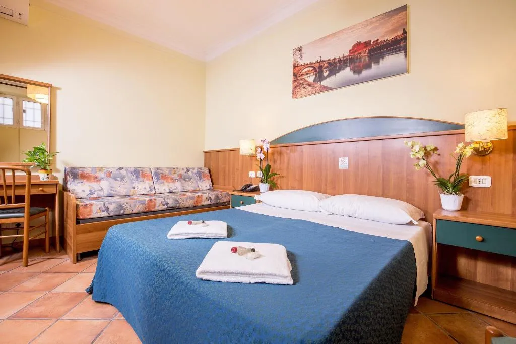 Room, Trastevere, Rome