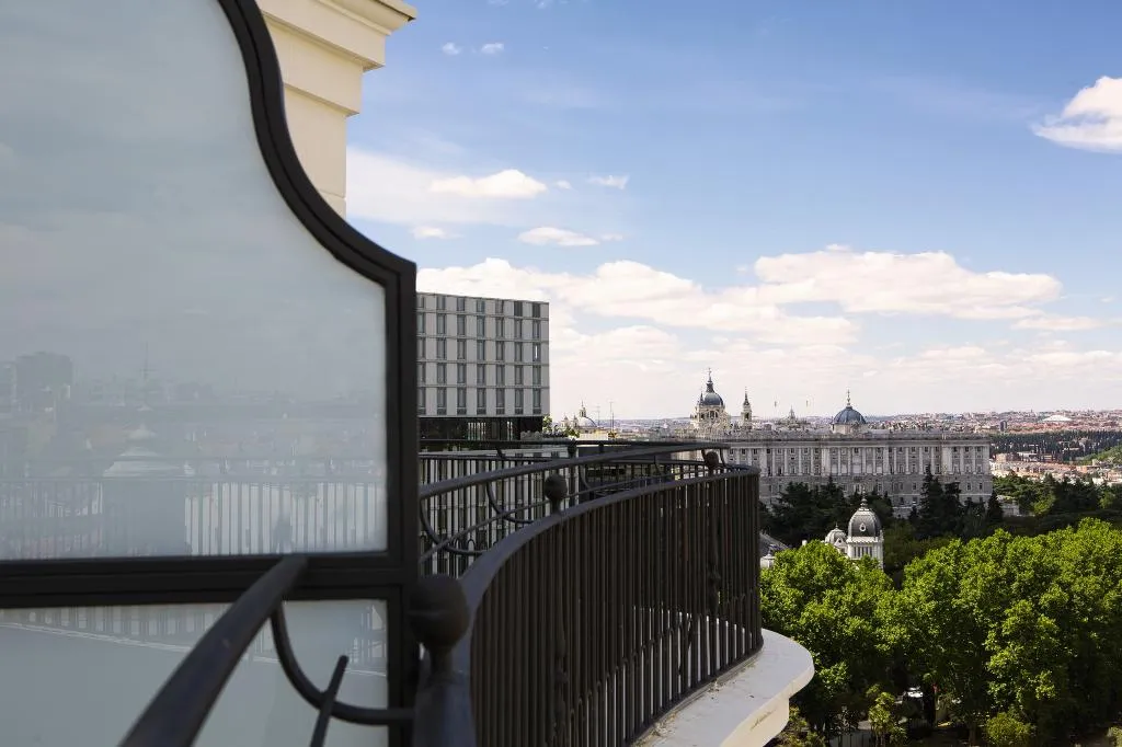 DOUBLE DELUXE WITH TERRACE Room, Hotel Riu Plaza España, Madrid