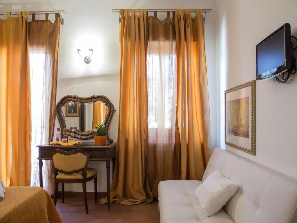 Room, Antichi Ricordi, Catania