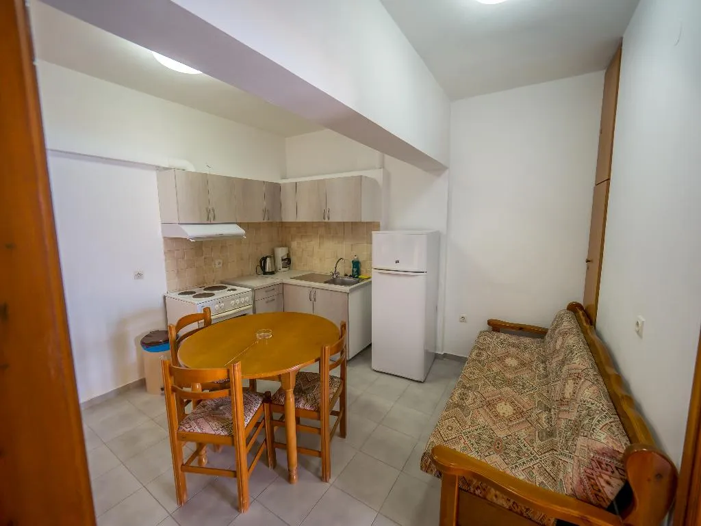 APARTMENT CAPACITY 5 Room, Harbour View, Kalamata