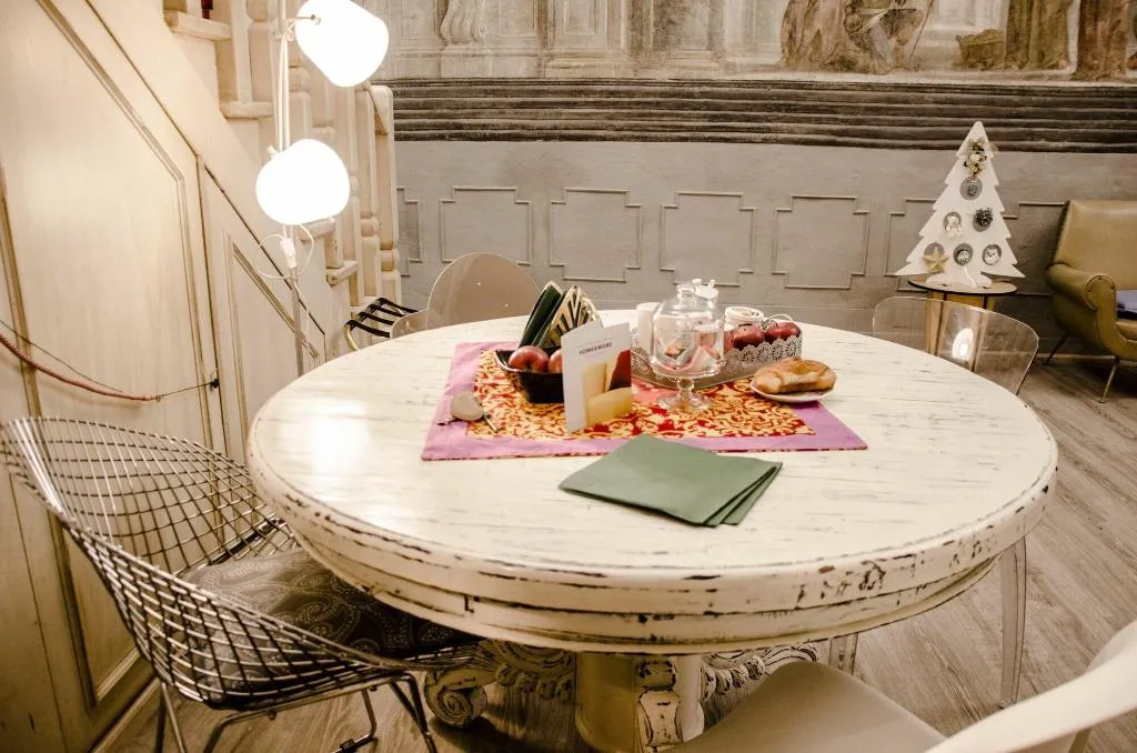 Room, Home&More, Naples