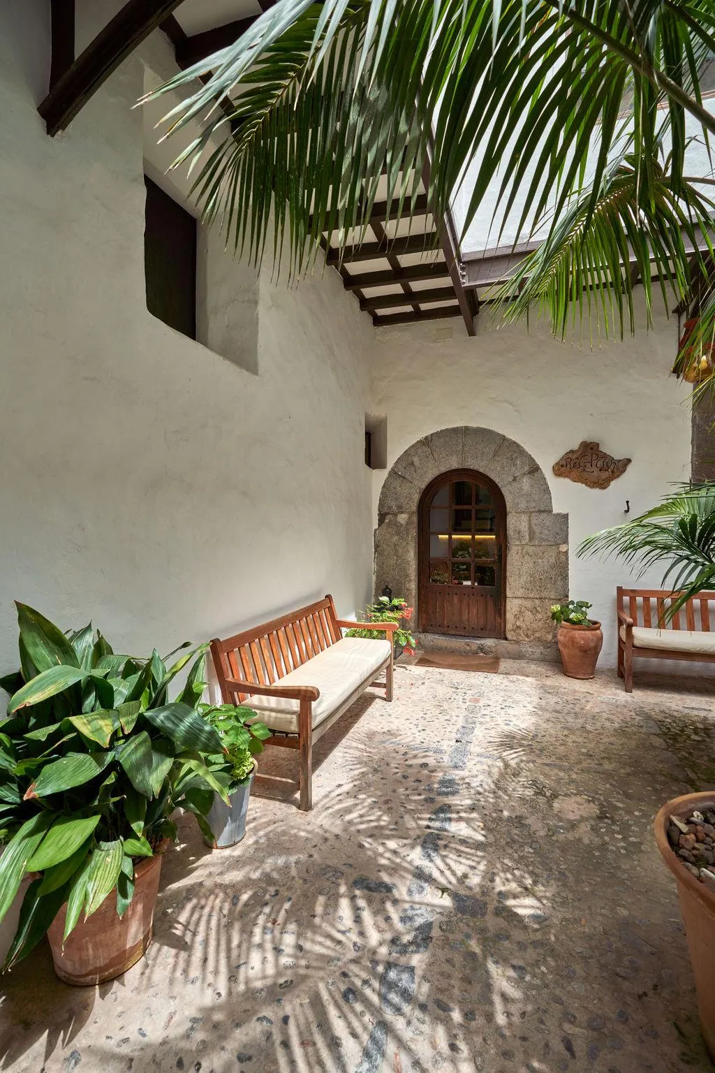 Lobby, Es Port, Majorca