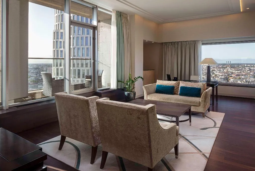 Room, Waldorf Astoria Berlin, Berlin