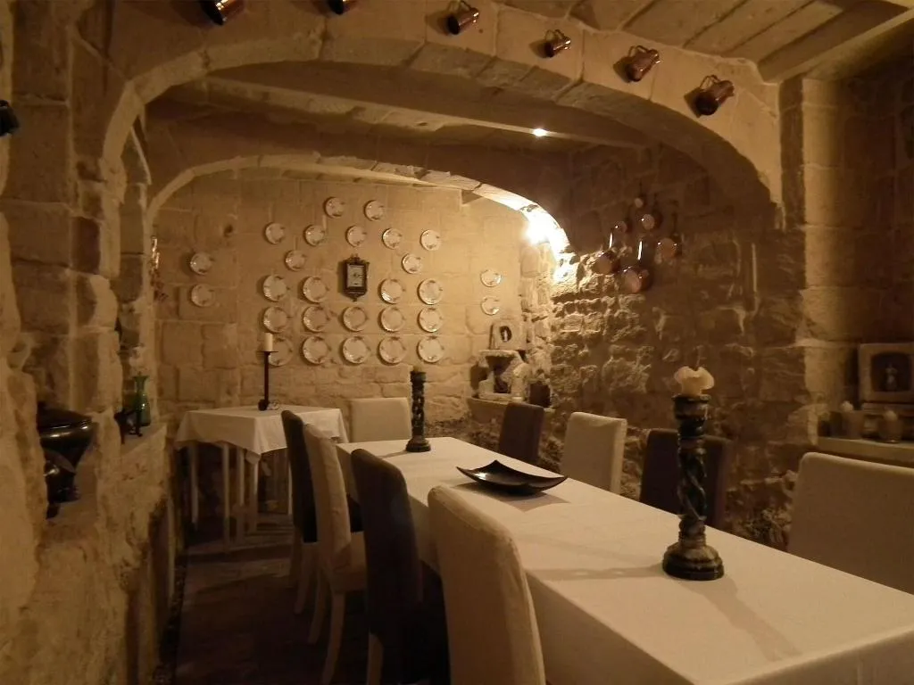 Restaurant, Loggia Mariposa, Malta