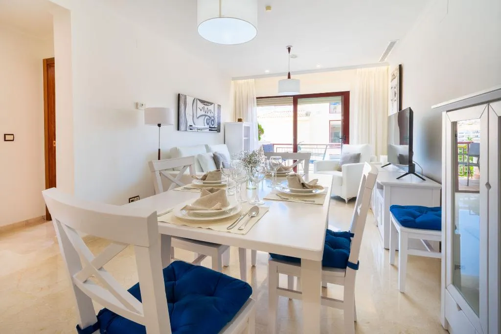 APARTMENT CAPACITY 6 THREE BEDROOM Room, Albir Confort Avenida Apartamentos, Costa Blanca