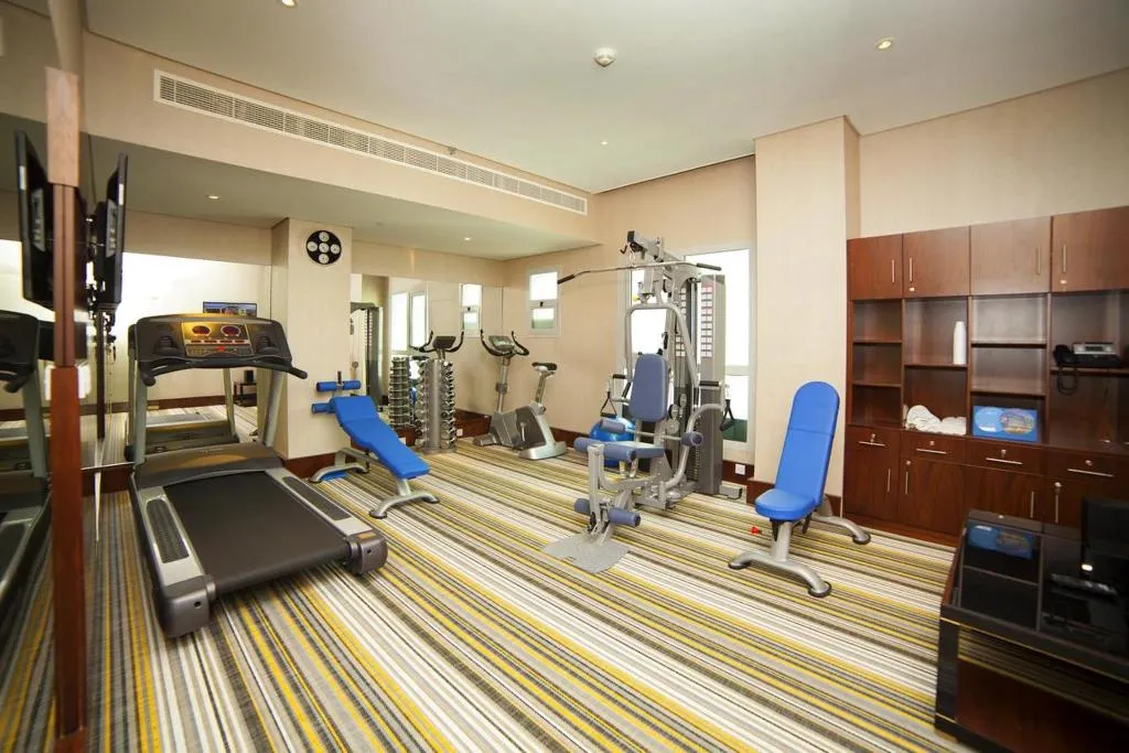 Sports and Entertainment, Raviz Center Point Hotel, Dubai