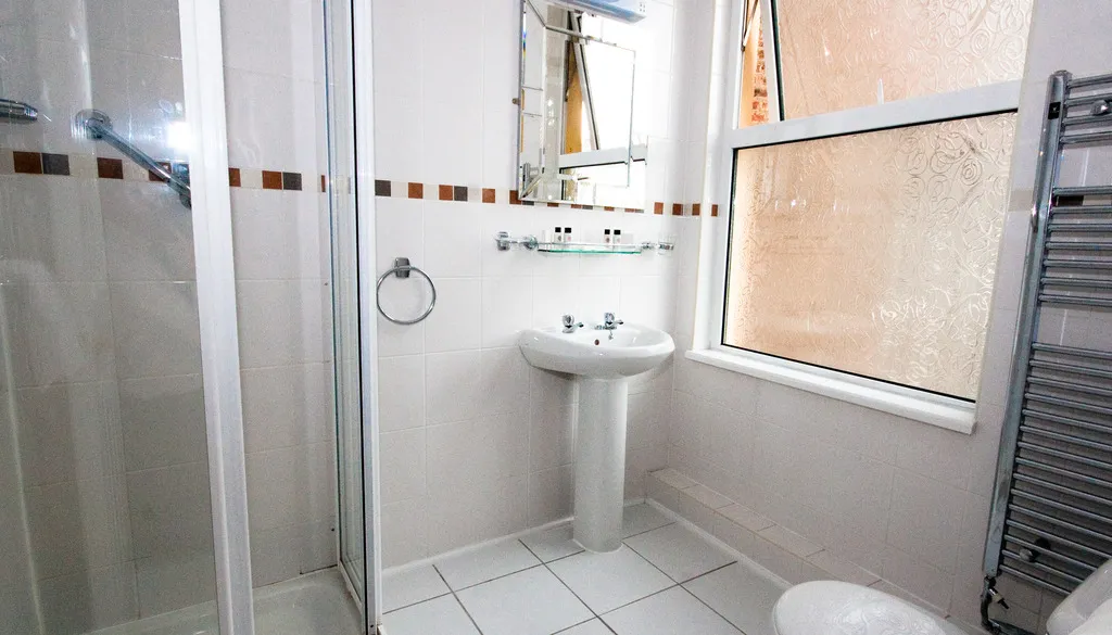 SINGLE STANDARD Room, Hotel St George by Nina, Dublin