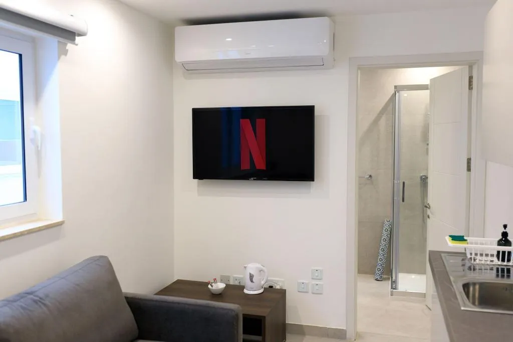 STUDIO COMFORT Room, The Central Guesthouse, Malta