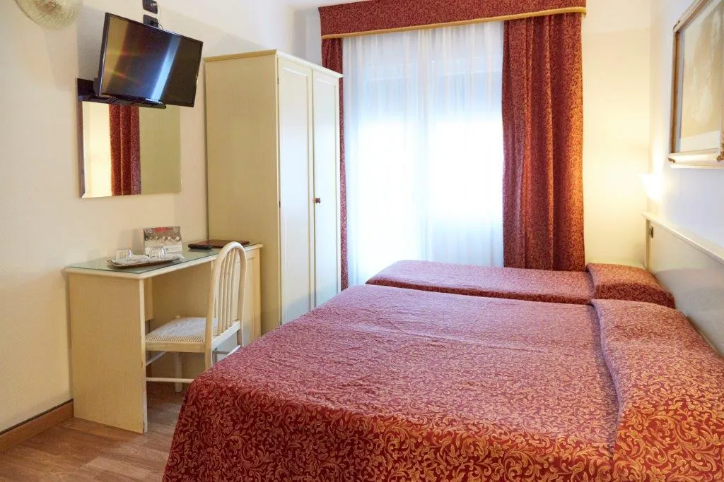 TRIPLE STANDARD Room, Hotel Villa Adele, Venice