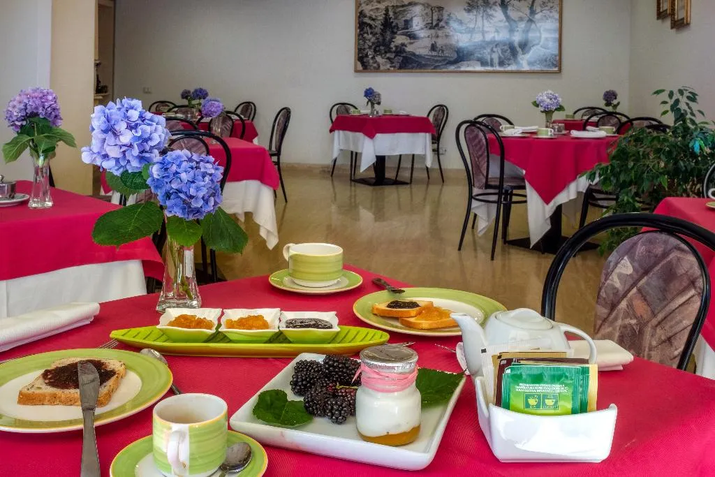 Restaurant, Hotel Savoia, Naples