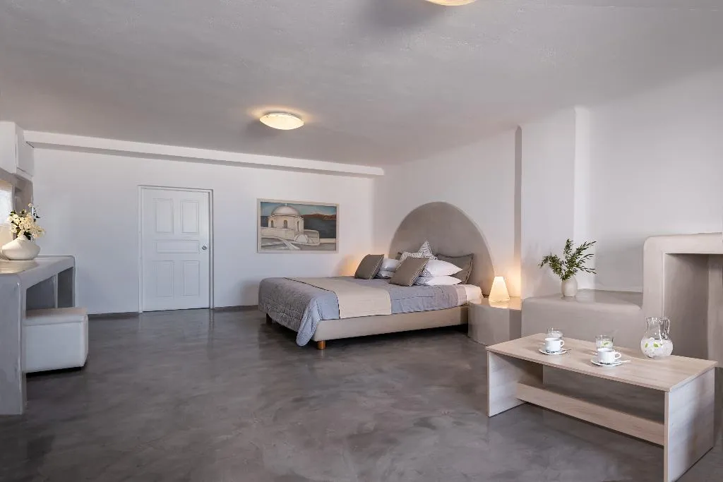 SUITE WITH JACUZZI Room, splendour hotel and suites, Santorini