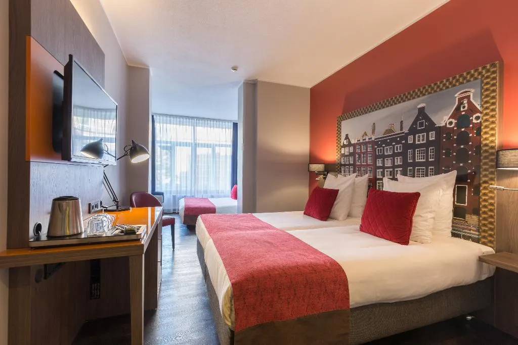 QUADRUPLE SUPERIOR Room, Leonardo Boutique Hotel Amsterdam Vondelpark, Amsterdam