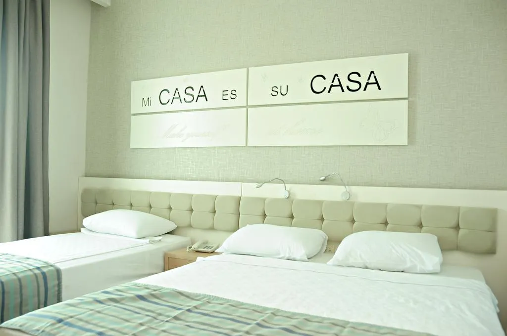 Room, Orfeus  Queen, Antalya